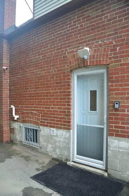 Entire Basement - 5 Guests 2 Bedrooms 3 Beds Toronto Apartament