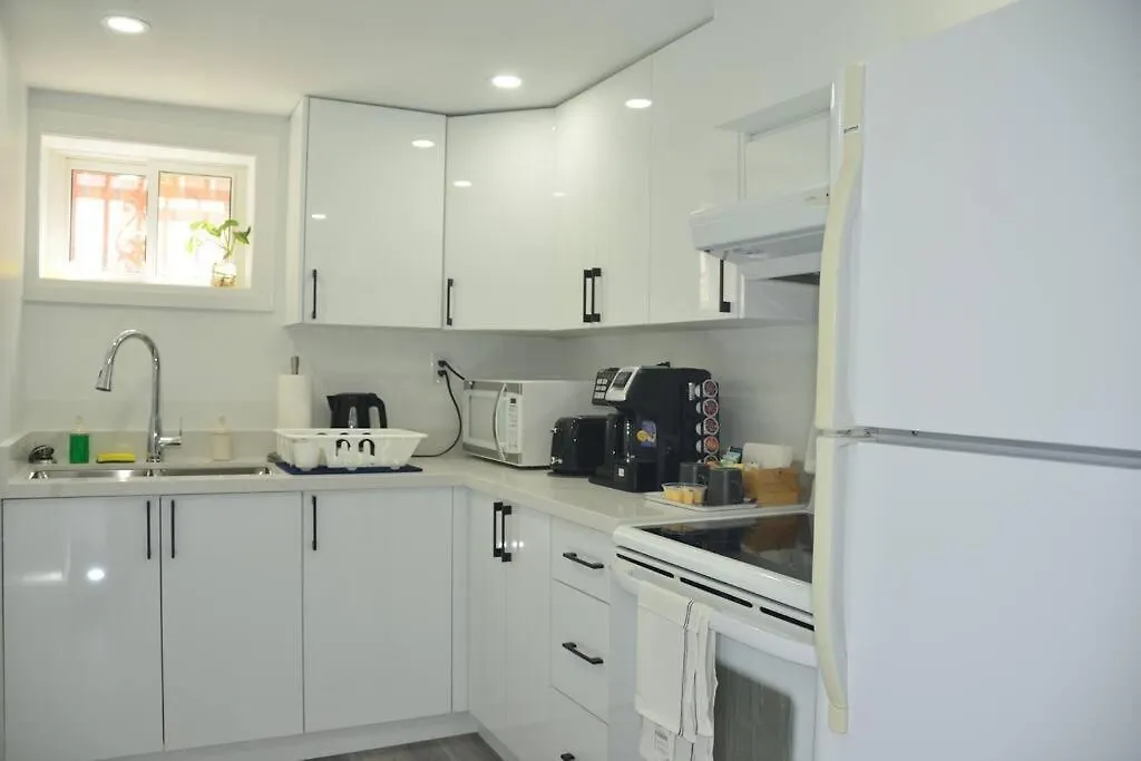Entire Basement - 5 Guests 2 Bedrooms 3 Beds Toronto Apartament