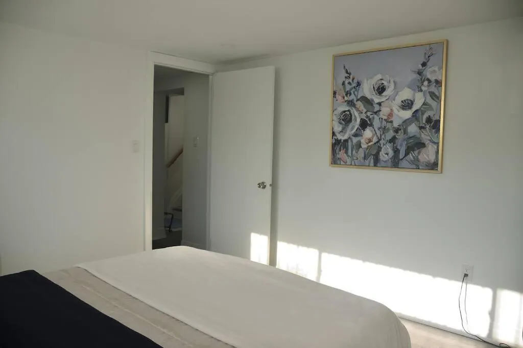 Apartament Entire Basement - 5 Guests 2 Bedrooms 3 Beds Toronto