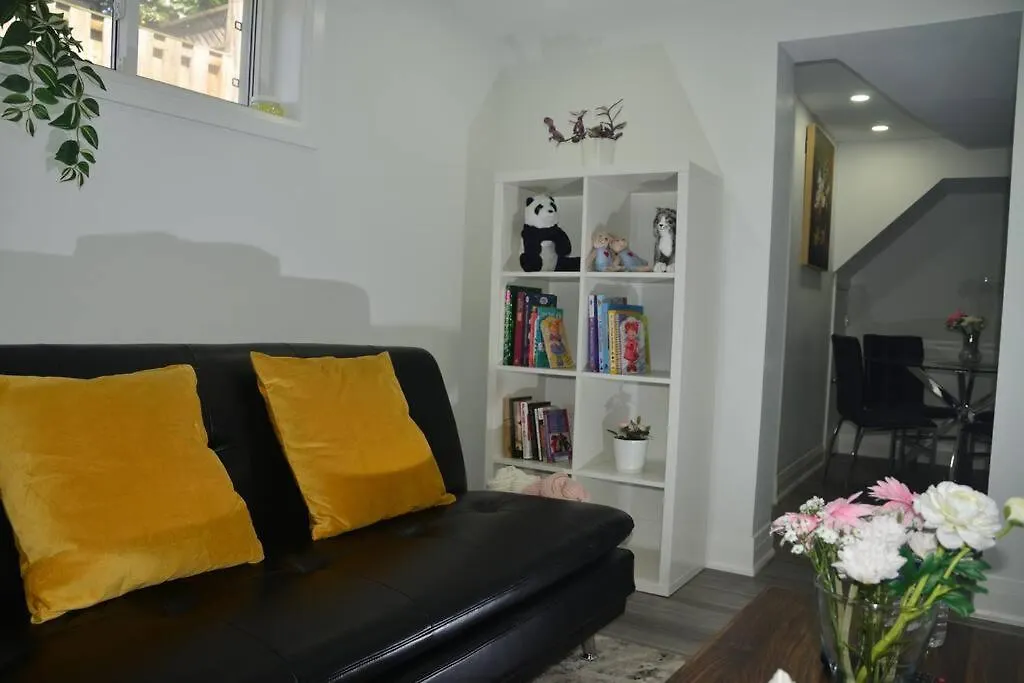Entire Basement - 5 Guests 2 Bedrooms 3 Beds Toronto 0*,